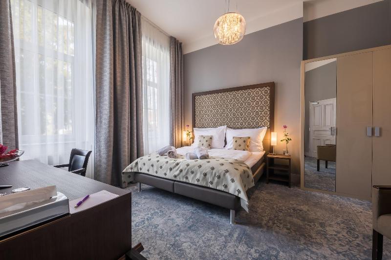 Wellness & Spa hotel Villa Regenhart image