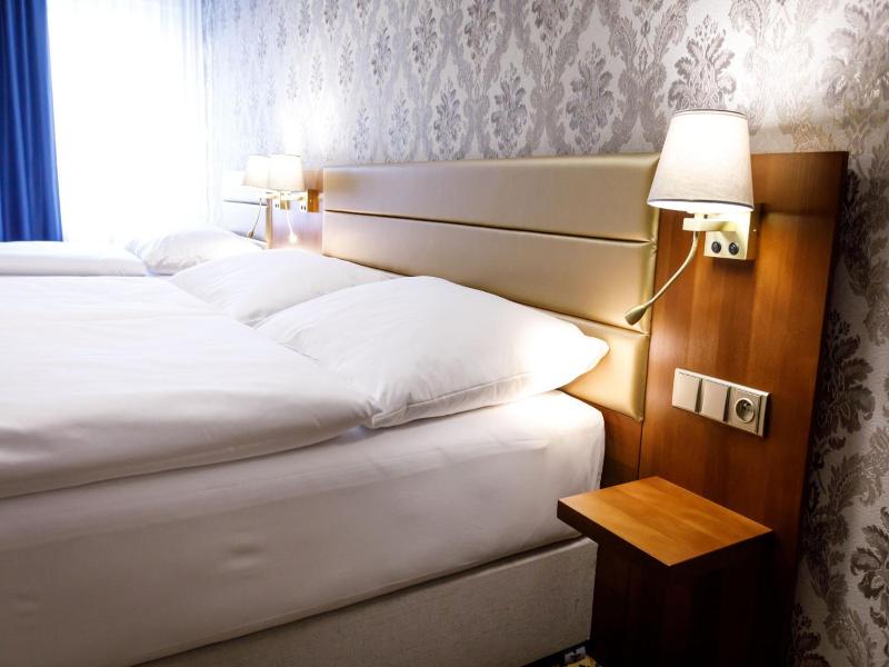 Kings Casino Hotel image