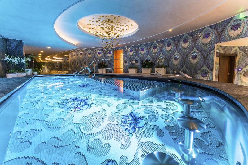 Kings Casino Hotel image
