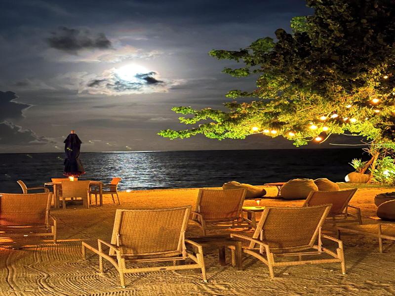 Reef Beach Resort image