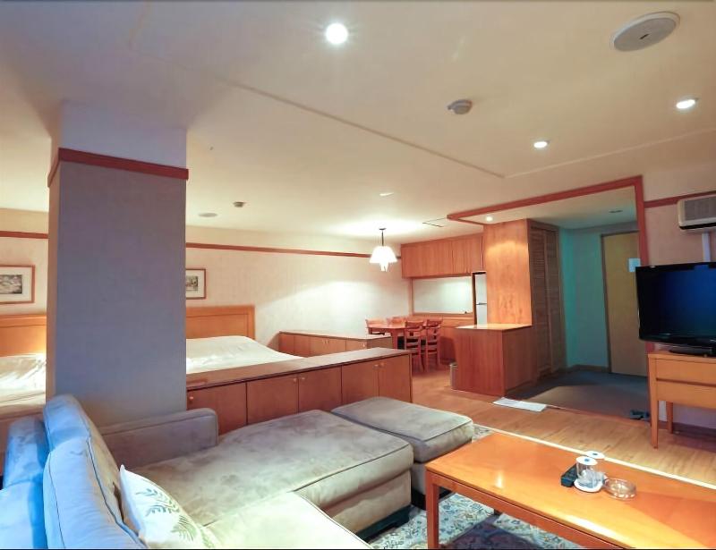 Gimcheon Park Tourist Hotel image
