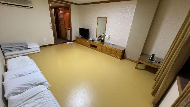 Gimcheon Park Tourist Hotel image