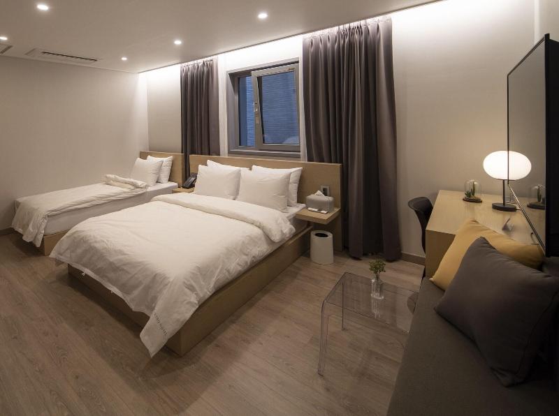 Centro Hotel image