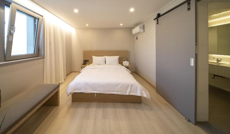 Centro Hotel image
