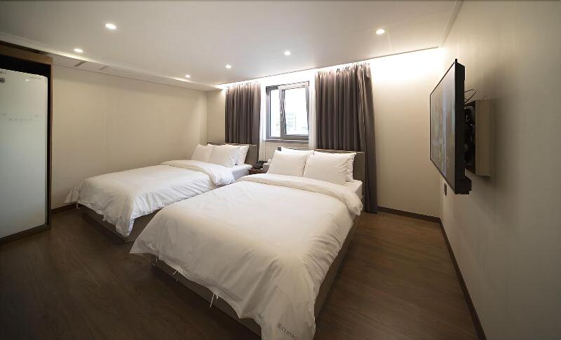 Centro Hotel image