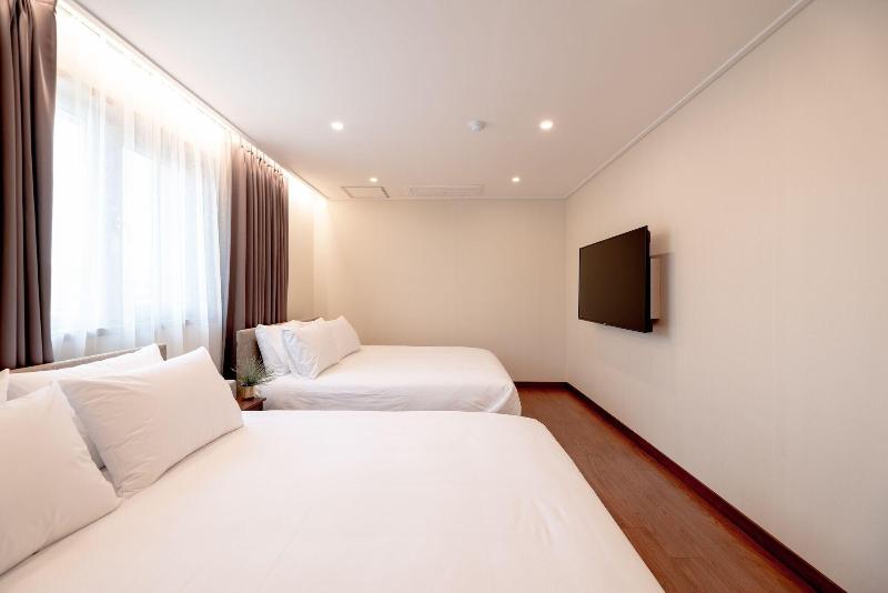 Centro Hotel image