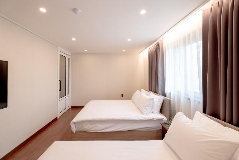 Centro Hotel image