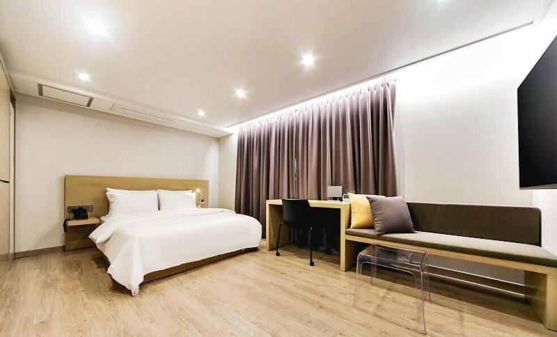 Centro Hotel image