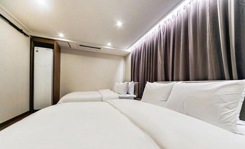 Centro Hotel image