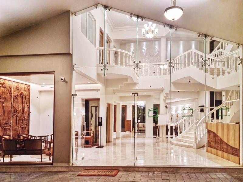 The Pavillion Hotel image