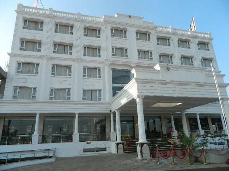 Keshav Clarks Inn image
