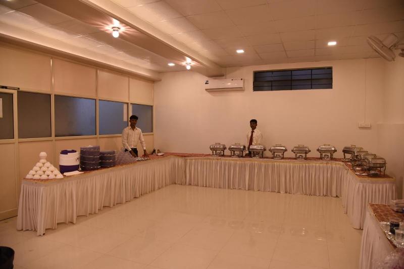 Hotel Gulmohar Pride image