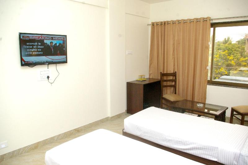 Hotel Gulmohar Pride image