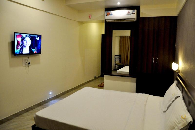 Hotel Gulmohar Pride image 10