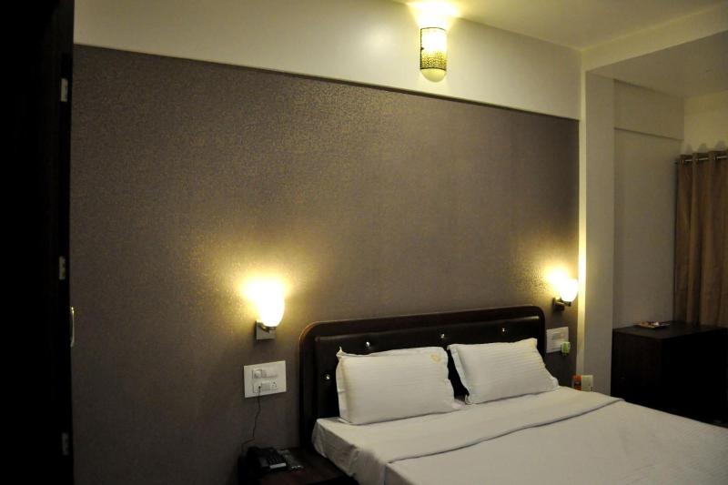 Hotel Gulmohar Pride image