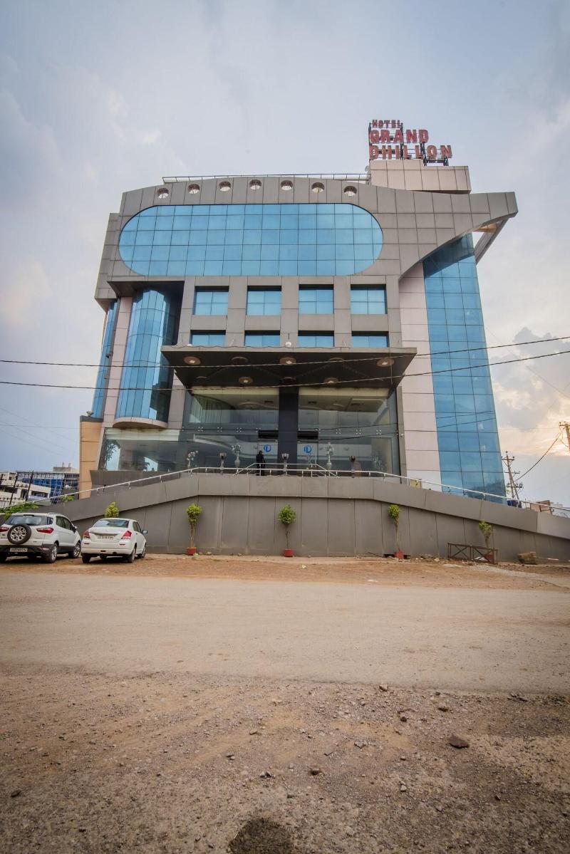 Hotel Grand Dhillon image