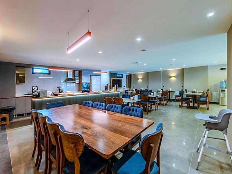 Evim Hotel image