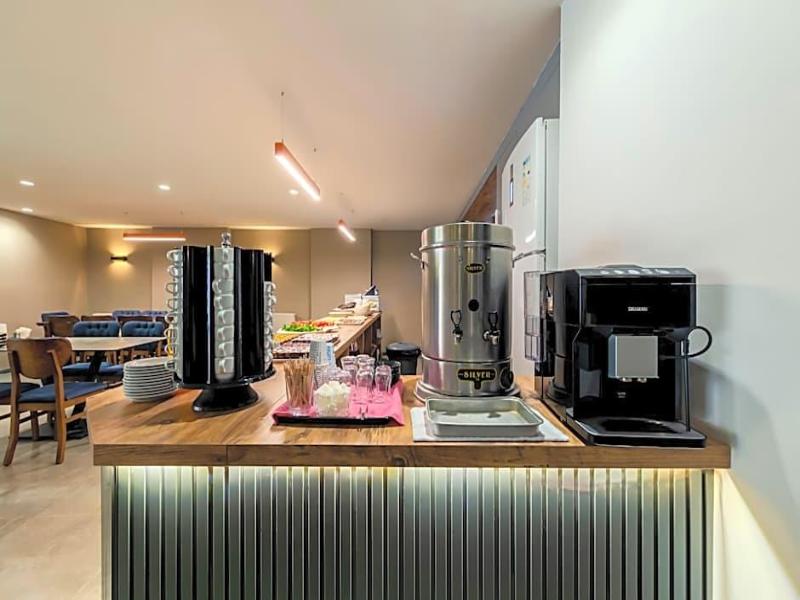 Evim Hotel image