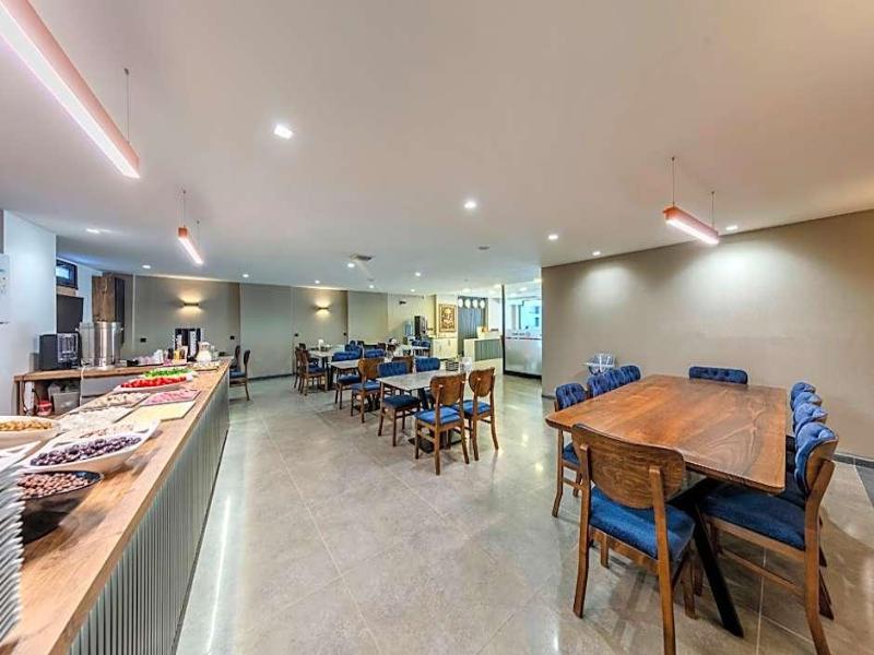 Evim Hotel image