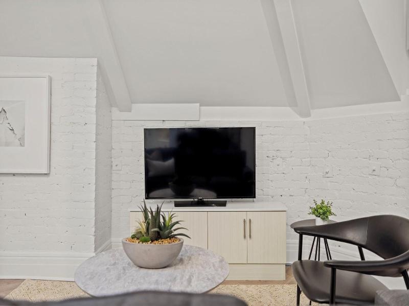 Oakwood Suites & Studios Dupont Circle Washington image