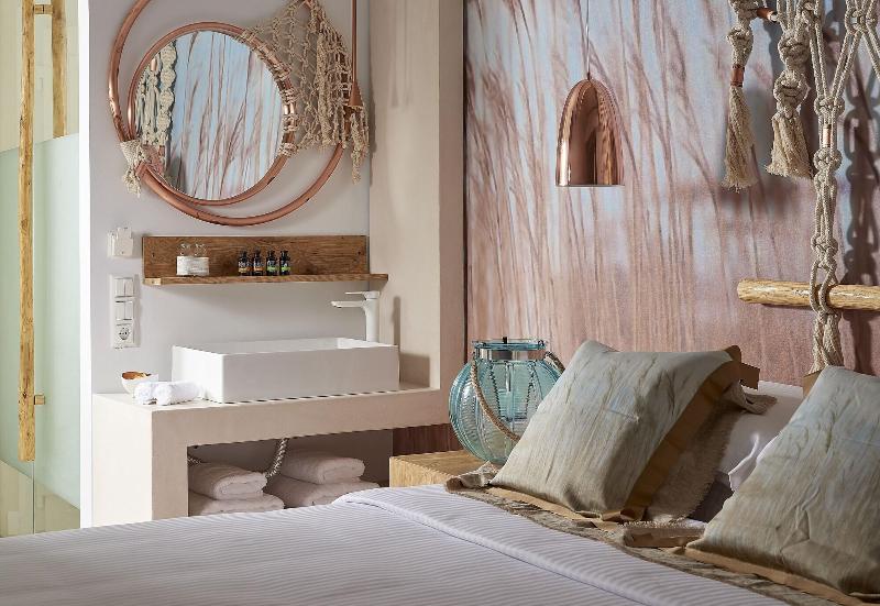 Canal Suites image