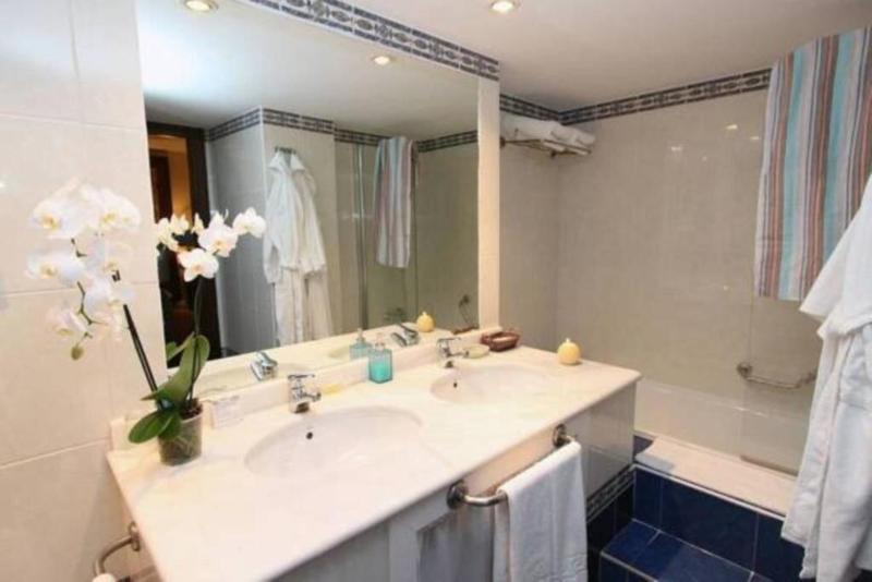 Hotel & Spa Rural Las Nubes image