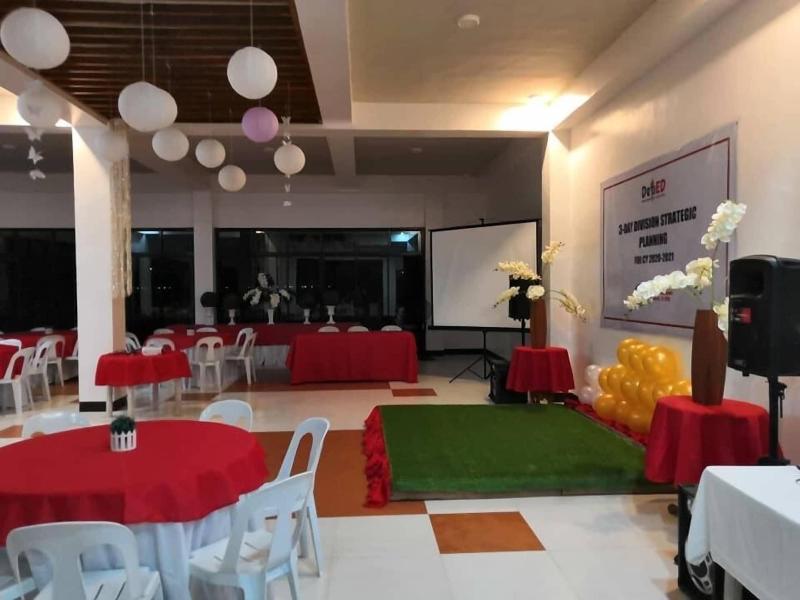 AGM Beachfront Resort & Resto, Donsol