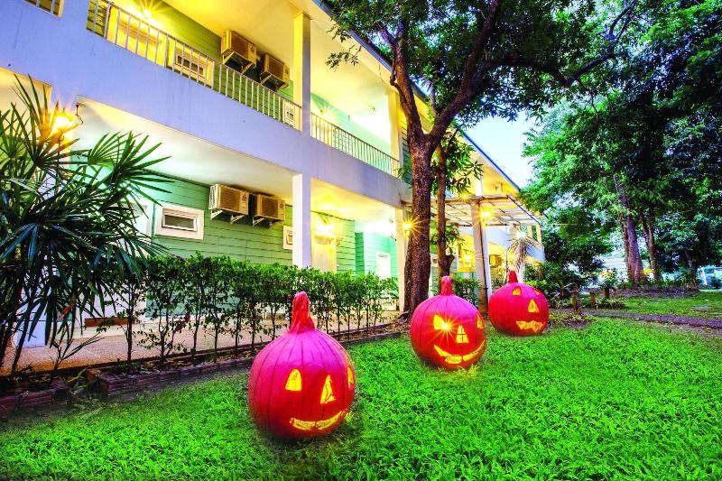Varee Valley Resort And Restaurant image
