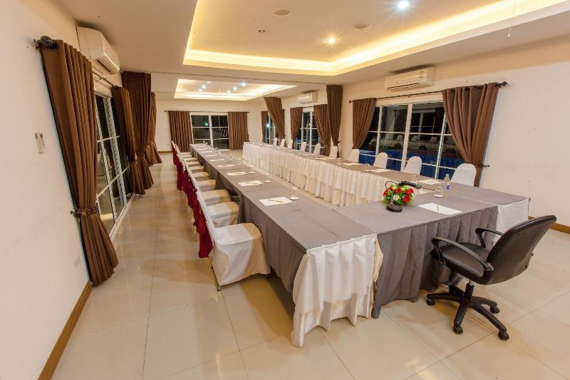 Varee Valley Resort And Restaurant image