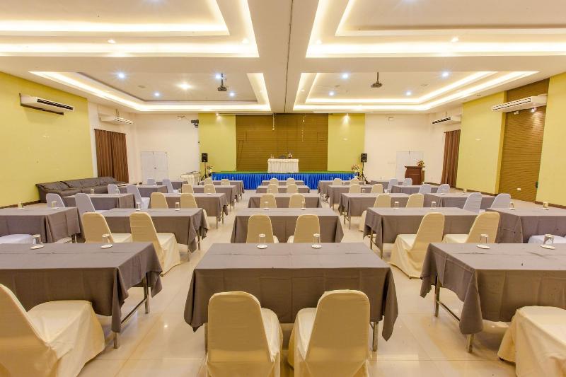 Varee Valley Resort And Restaurant image
