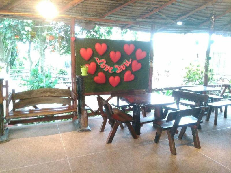 Varee Valley Resort And Restaurant image