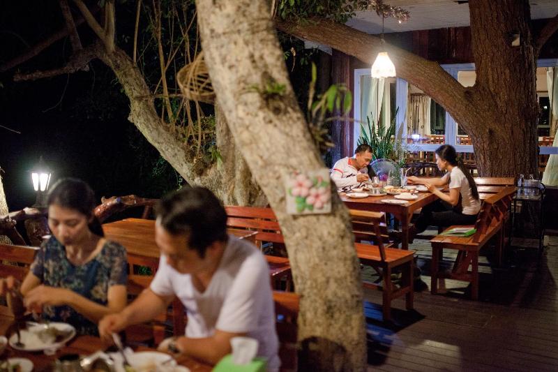 Varee Valley Resort And Restaurant image