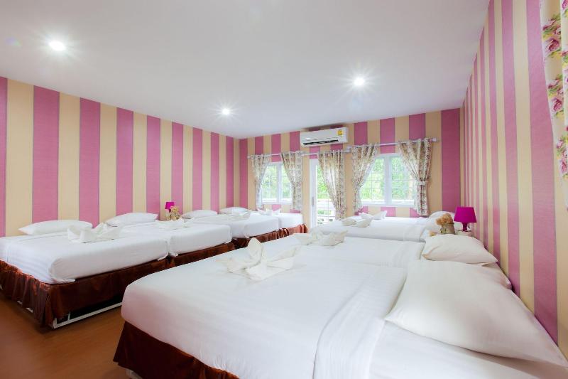 Varee Valley Resort And Restaurant image