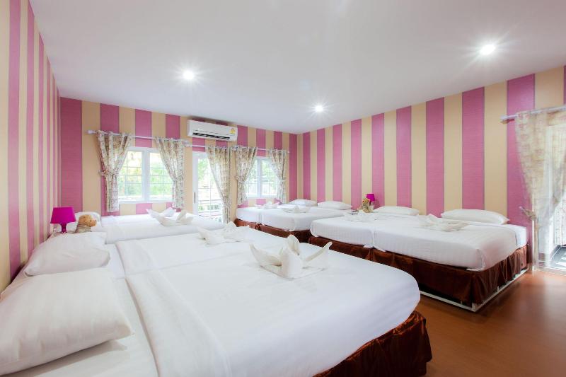 Varee Valley Resort And Restaurant image