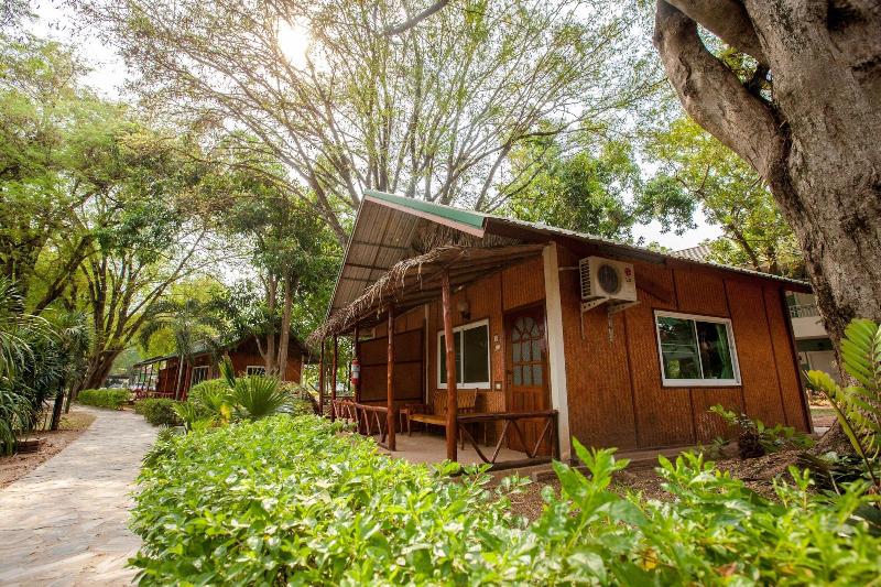 Varee Valley Resort And Restaurant image