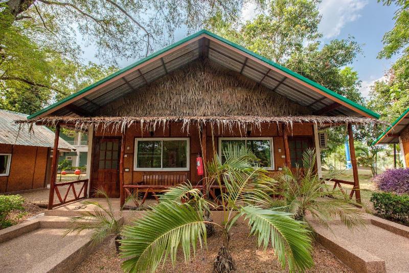 Varee Valley Resort And Restaurant image