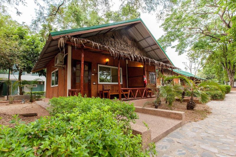 Varee Valley Resort And Restaurant image
