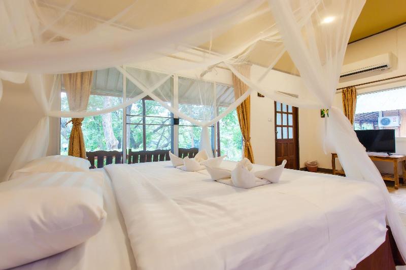 Varee Valley Resort And Restaurant image