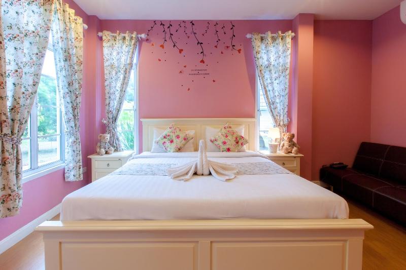 Varee Valley Resort And Restaurant image