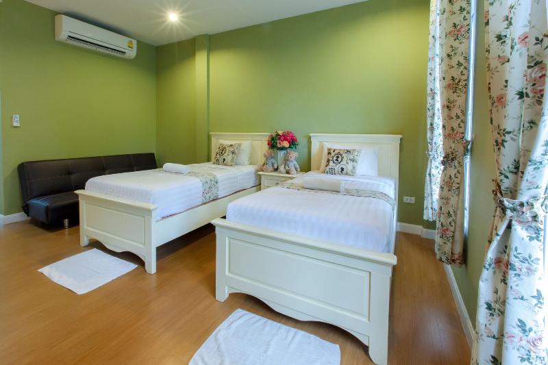 Varee Valley Resort And Restaurant image