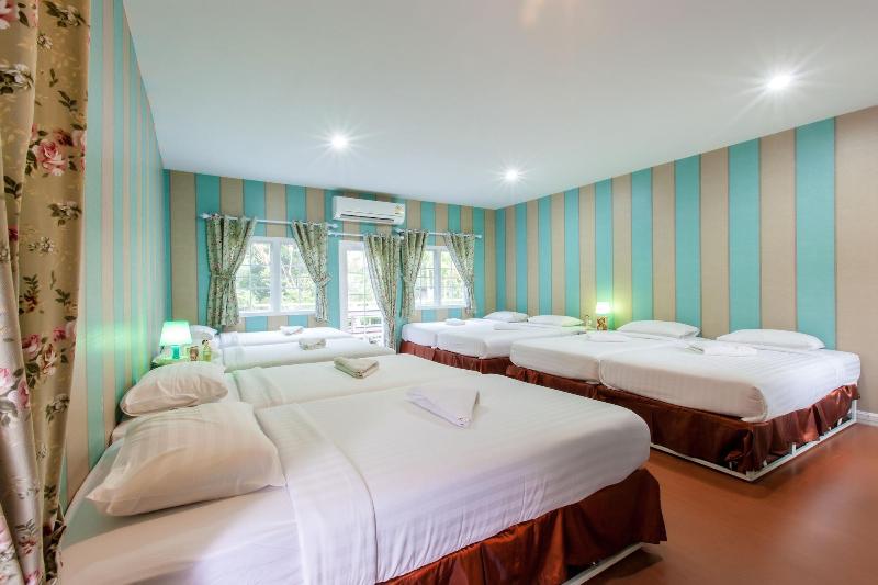 Varee Valley Resort And Restaurant image