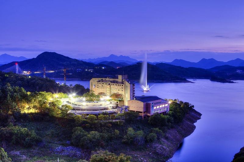Cheongpung Resort Lake Hotel image