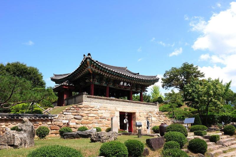 Cheongpung Resort Lake Hotel image