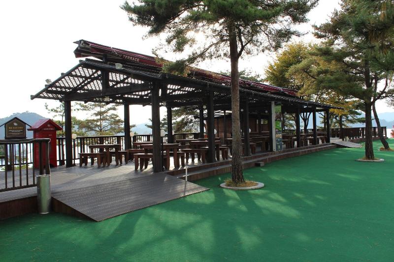 Cheongpung Resort Lake Hotel image