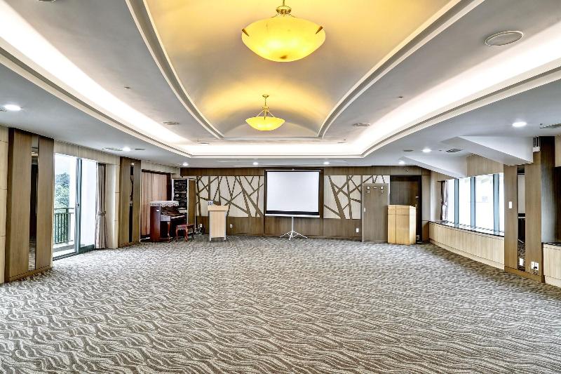 Cheongpung Resort Lake Hotel image