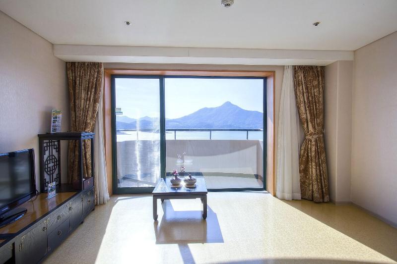 Cheongpung Resort Lake Hotel image