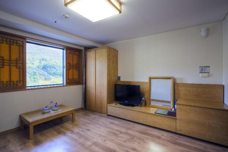 Cheongpung Resort Lake Hotel image