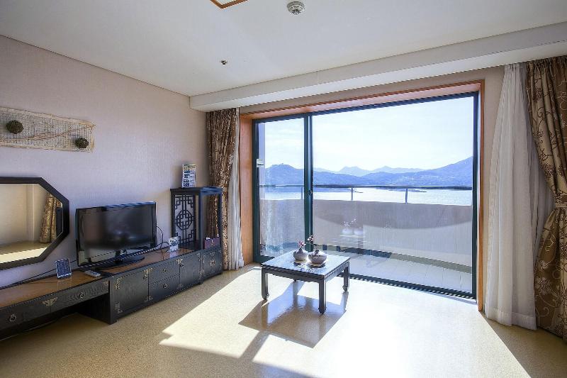 Cheongpung Resort Lake Hotel image