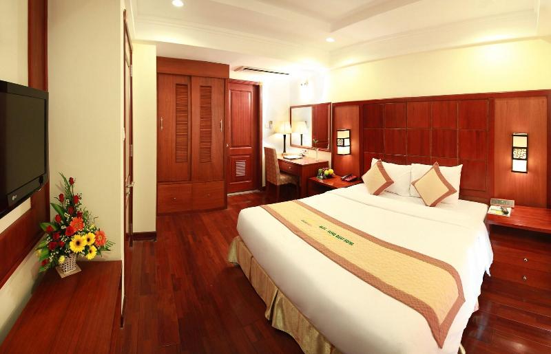 DLGL - Dung Quat Hotel image 2