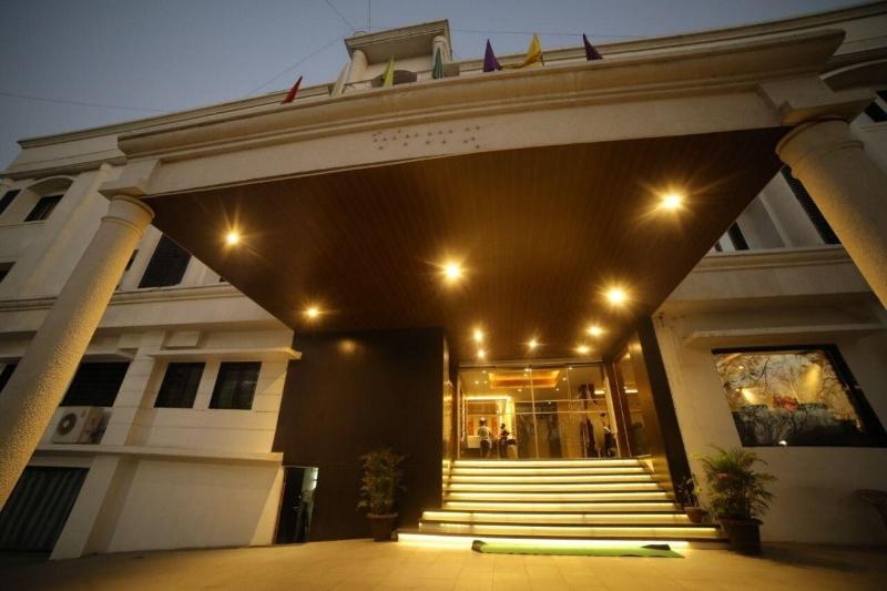 Four Season Recreation Hotel And Spa